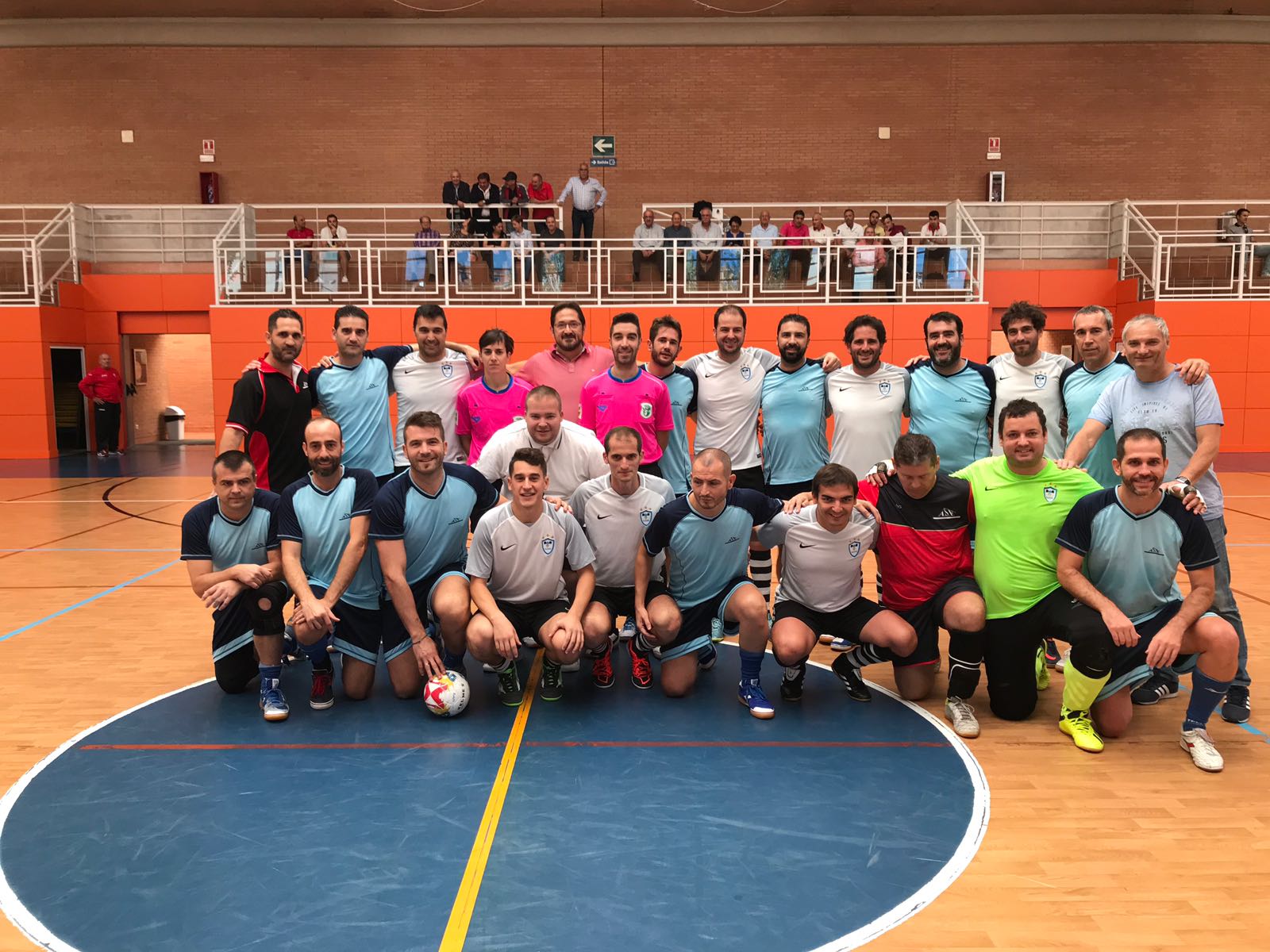 CON EQUIPO CAJA GRANADA